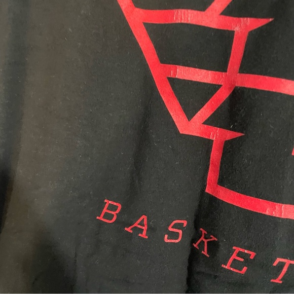 University of Dayton Flyers UD College Basketball Black T-Shirt Tee L - Picture 4 of 9